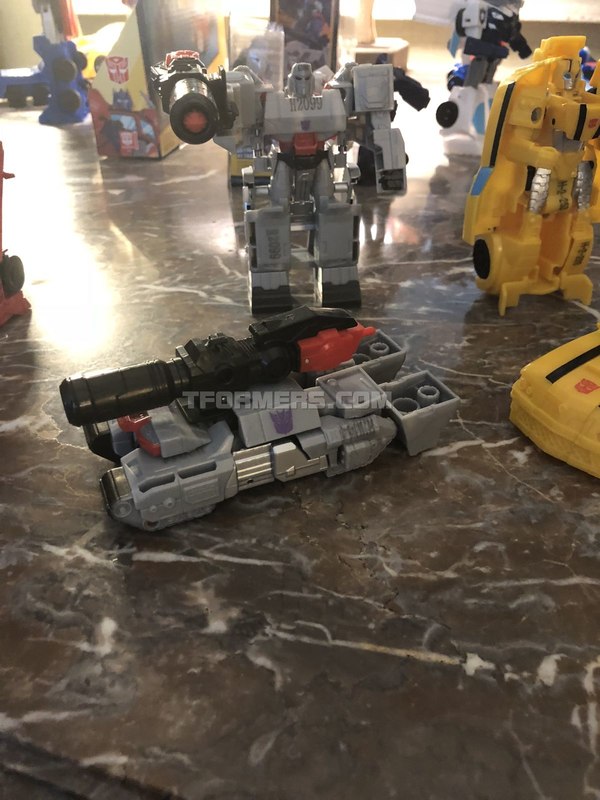Transformers Siege War For Cybertron Preview Wave 1  (96 of 103)
